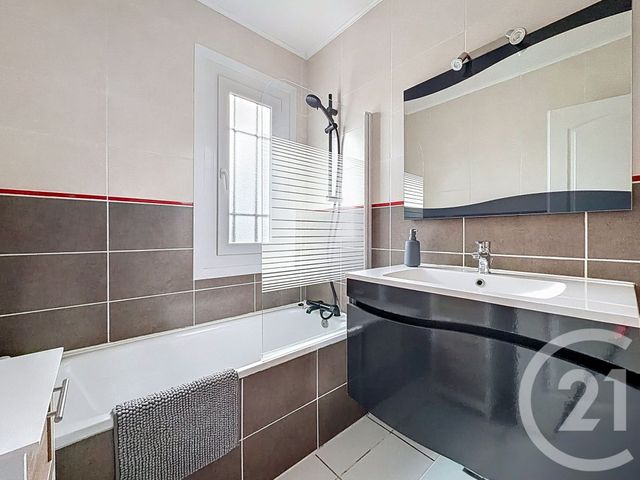 maison à vendre - 4 pièces - 155.0 m2 - VARENNES SUR ALLIER - 03 - AUVERGNE - Century 21 Lefèbvre Immobilier