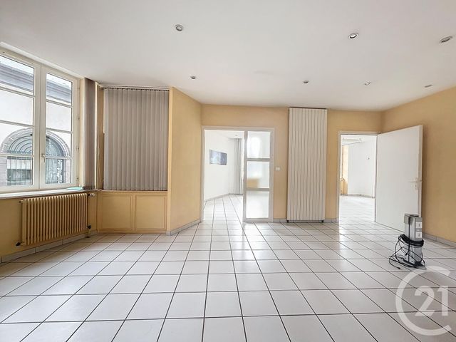 Appartement Local à louer - 4 pièces - 80.0 m2 - ST POURCAIN SUR SIOULE - 03 - AUVERGNE - Century 21 Lefèbvre Immobilier