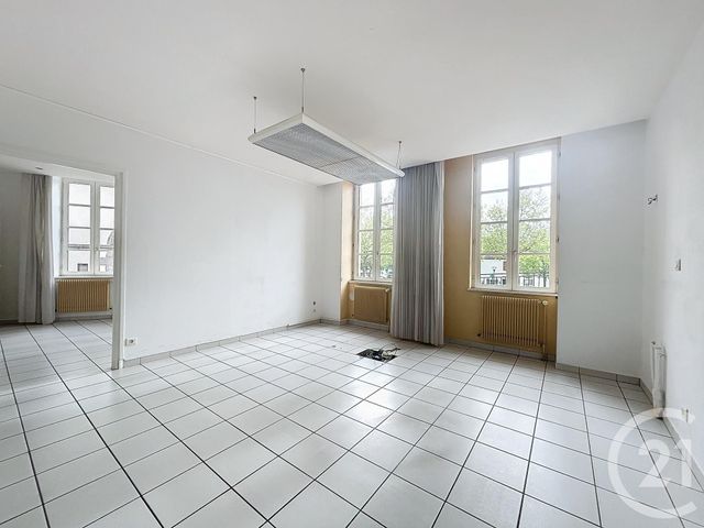 Afficher la photo en grand Appartement Local à louer - 4 pièces - 80.0 m2 - ST POURCAIN SUR SIOULE - 03 - AUVERGNE - Century 21 Lefèbvre Immobilier