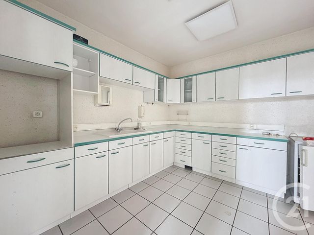Afficher la photo en grand Appartement Local à louer - 4 pièces - 80.0 m2 - ST POURCAIN SUR SIOULE - 03 - AUVERGNE - Century 21 Lefèbvre Immobilier