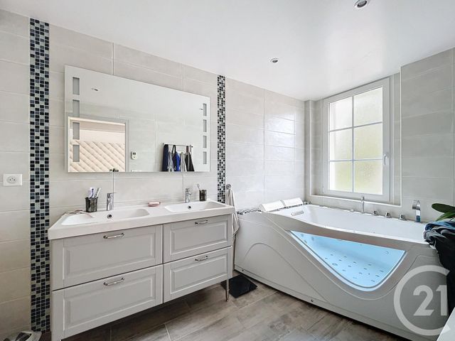 maison à vendre - 7 pièces - 213.1 m2 - ST GERAND LE PUY - 03 - AUVERGNE - Century 21 Lefèbvre Immobilier