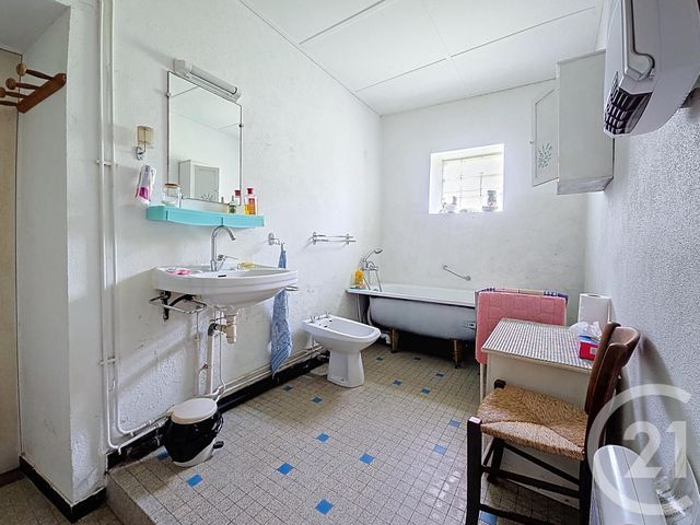 maison à vendre - 5 pièces - 202.5 m2 - DENEUILLE LES CHANTELLE - 03 - AUVERGNE - Century 21 Lefèbvre Immobilier