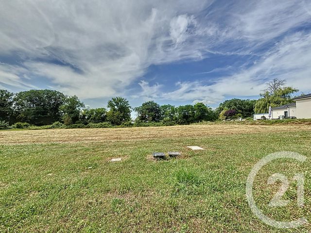 Afficher la photo en grand terrain à vendre - 2056.0 m2 - VARENNES SUR ALLIER - 03 - AUVERGNE - Century 21 Lefèbvre Immobilier