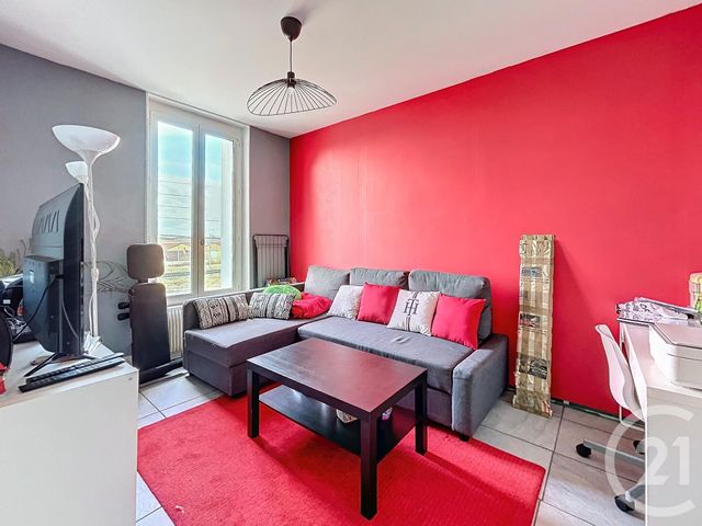 Appartement T2 à vendre - 2 pièces - 47.43 m2 - VARENNES SUR ALLIER - 03 - AUVERGNE - Century 21 Lefèbvre Immobilier