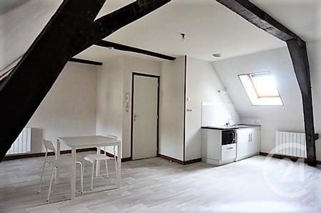 Appartement Studio à louer - 1 pièce - 29.0 m2 - ST POURCAIN SUR SIOULE - 03 - AUVERGNE - Century 21 Lefèbvre Immobilier