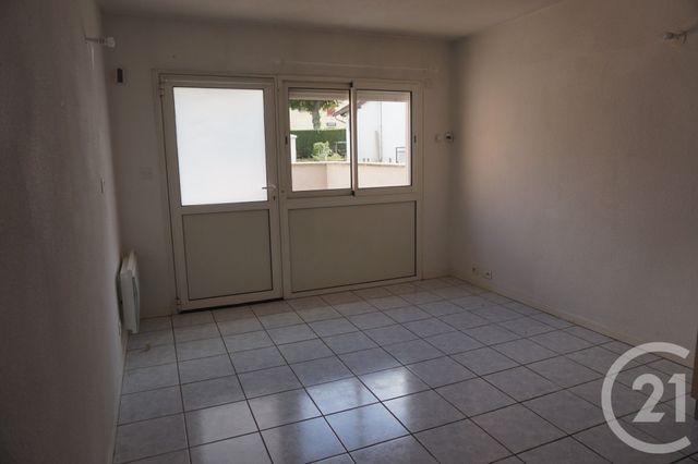Appartement F1 à vendre - 1 pièce - 35.0 m2 - ST POURCAIN SUR SIOULE - 03 - AUVERGNE - Century 21 Lefèbvre Immobilier