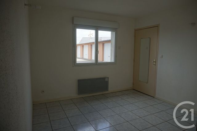 Appartement F1 à vendre - 1 pièce - 35.0 m2 - ST POURCAIN SUR SIOULE - 03 - AUVERGNE - Century 21 Lefèbvre Immobilier