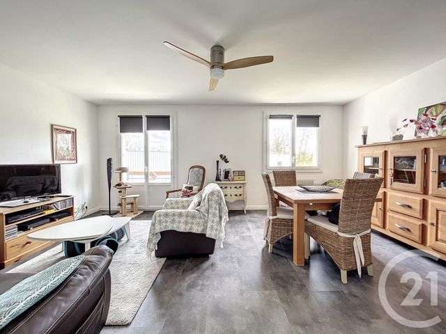 Appartement F3 à louer - 3 pièces - 78.0 m2 - ST POURCAIN SUR SIOULE - 03 - AUVERGNE - Century 21 Lefèbvre Immobilier