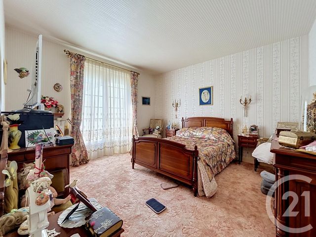 maison à vendre - 7 pièces - 279.95 m2 - ST GERAND LE PUY - 03 - AUVERGNE - Century 21 Lefèbvre Immobilier