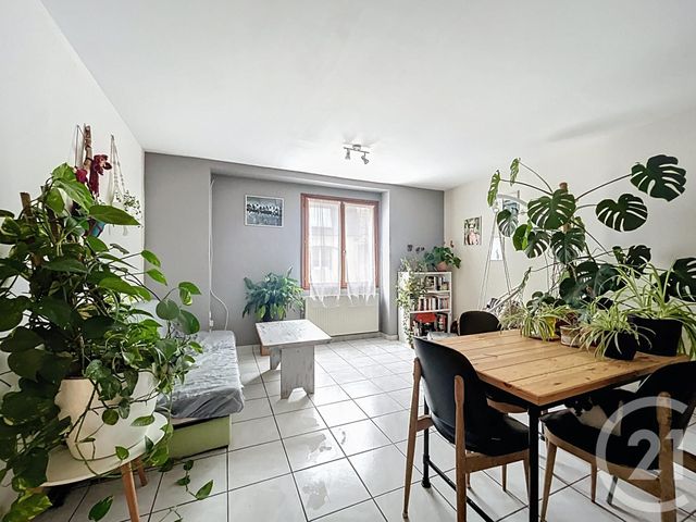 Appartement F2 à louer - 2 pièces - 42.14 m2 - ST POURCAIN SUR SIOULE - 03 - AUVERGNE - Century 21 Lefèbvre Immobilier