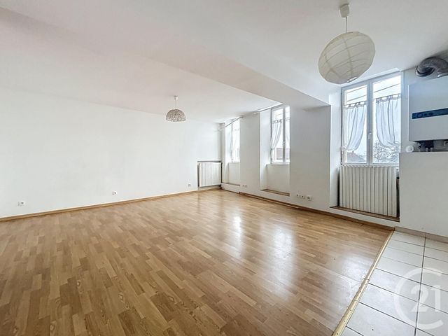 Appartement F3 à louer - 3 pièces - 83.0 m2 - ST POURCAIN SUR SIOULE - 03 - AUVERGNE - Century 21 Lefèbvre Immobilier