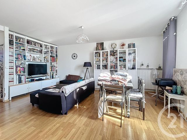 Appartement F3 à louer - 3 pièces - 83.0 m2 - ST POURCAIN SUR SIOULE - 03 - AUVERGNE - Century 21 Lefèbvre Immobilier