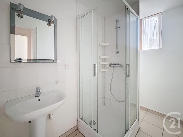 Appartement F3 à louer - 3 pièces - 83.0 m2 - ST POURCAIN SUR SIOULE - 03 - AUVERGNE - Century 21 Lefèbvre Immobilier