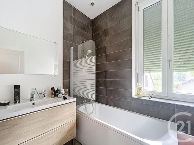 Appartement F3 à louer - 3 pièces - 59.16 m2 - VARENNES SUR ALLIER - 03 - AUVERGNE - Century 21 Lefèbvre Immobilier