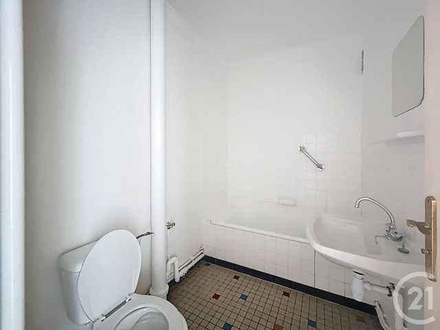 Appartement F2 à louer - 2 pièces - 47.85 m2 - VARENNES SUR ALLIER - 03 - AUVERGNE - Century 21 Lefèbvre Immobilier