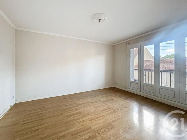 Appartement F2 à louer - 2 pièces - 47.85 m2 - VARENNES SUR ALLIER - 03 - AUVERGNE - Century 21 Lefèbvre Immobilier