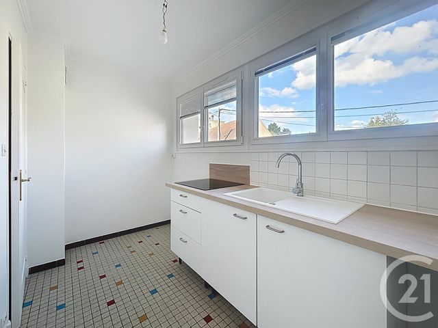 Appartement F2 à louer - 2 pièces - 47.85 m2 - VARENNES SUR ALLIER - 03 - AUVERGNE - Century 21 Lefèbvre Immobilier