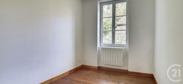Appartement F3 à louer - 3 pièces - 70.0 m2 - ST POURCAIN SUR SIOULE - 03 - AUVERGNE - Century 21 Lefèbvre Immobilier