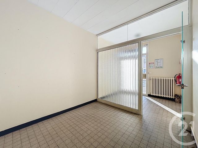 Appartement Local à louer - 4 pièces - 113.0 m2 - ST POURCAIN SUR SIOULE - 03 - AUVERGNE - Century 21 Lefèbvre Immobilier