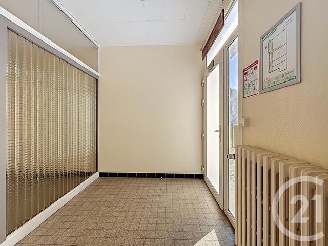 Appartement Local à louer - 4 pièces - 113.0 m2 - ST POURCAIN SUR SIOULE - 03 - AUVERGNE - Century 21 Lefèbvre Immobilier