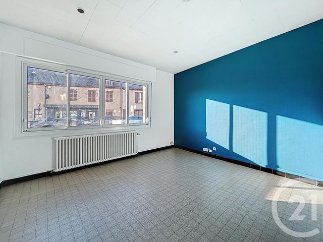 Appartement Local à louer - 4 pièces - 113.0 m2 - ST POURCAIN SUR SIOULE - 03 - AUVERGNE - Century 21 Lefèbvre Immobilier