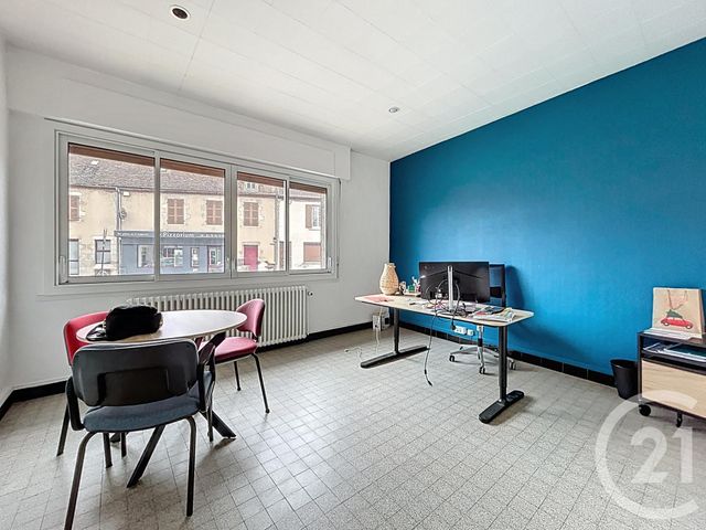 Appartement Local à louer - 4 pièces - 113.0 m2 - ST POURCAIN SUR SIOULE - 03 - AUVERGNE - Century 21 Lefèbvre Immobilier