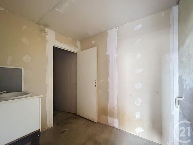 Appartement Local à louer - 1 pièce - 44.15 m2 - ST POURCAIN SUR SIOULE - 03 - AUVERGNE - Century 21 Lefèbvre Immobilier