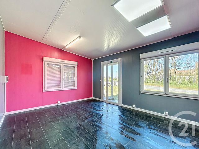 Appartement Local à louer - 1 pièce - 18.0 m2 - MONETAY SUR ALLIER - 03 - AUVERGNE - Century 21 Lefèbvre Immobilier