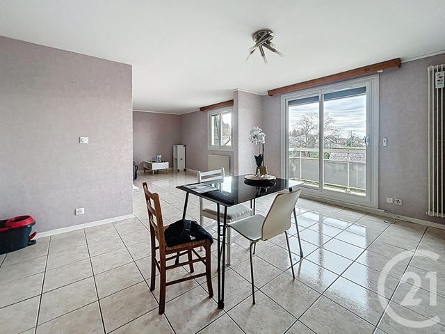 Appartement F3 à louer - 3 pièces - 92.0 m2 - VARENNES SUR ALLIER - 03 - AUVERGNE - Century 21 Lefèbvre Immobilier