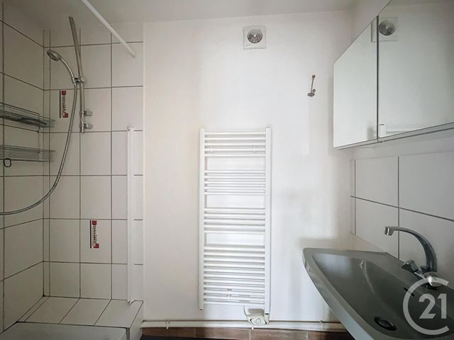 Appartement F2 à louer - 2 pièces - 57.0 m2 - VARENNES SUR ALLIER - 03 - AUVERGNE - Century 21 Lefèbvre Immobilier