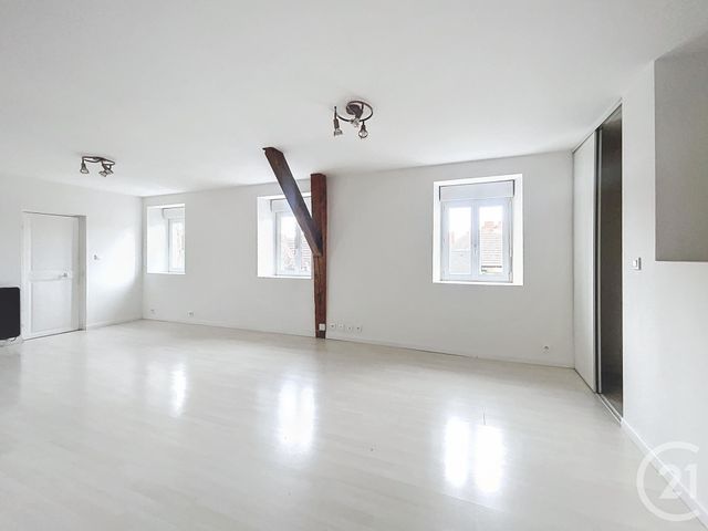 Appartement F2 à louer - 2 pièces - 57.0 m2 - VARENNES SUR ALLIER - 03 - AUVERGNE - Century 21 Lefèbvre Immobilier