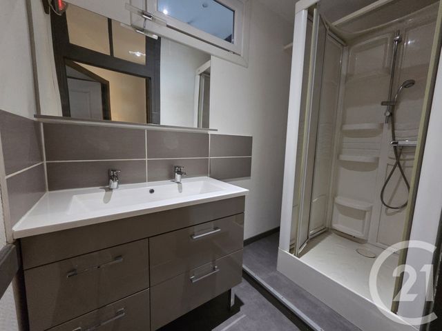 Appartement T4 à louer - 4 pièces - 80.0 m2 - VARENNES SUR ALLIER - 03 - AUVERGNE - Century 21 Lefèbvre Immobilier