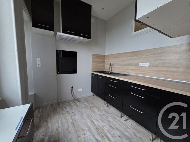 Appartement T4 à louer - 4 pièces - 80.0 m2 - VARENNES SUR ALLIER - 03 - AUVERGNE - Century 21 Lefèbvre Immobilier