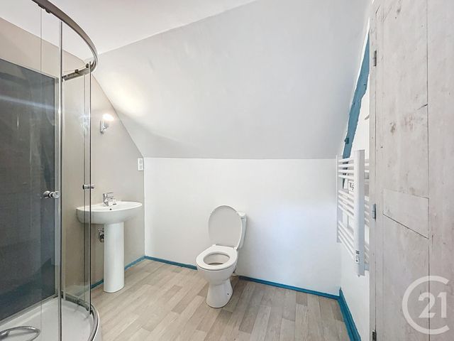 maison à louer - 5 pièces - 140.0 m2 - LE THEIL - 03 - AUVERGNE - Century 21 Lefèbvre Immobilier