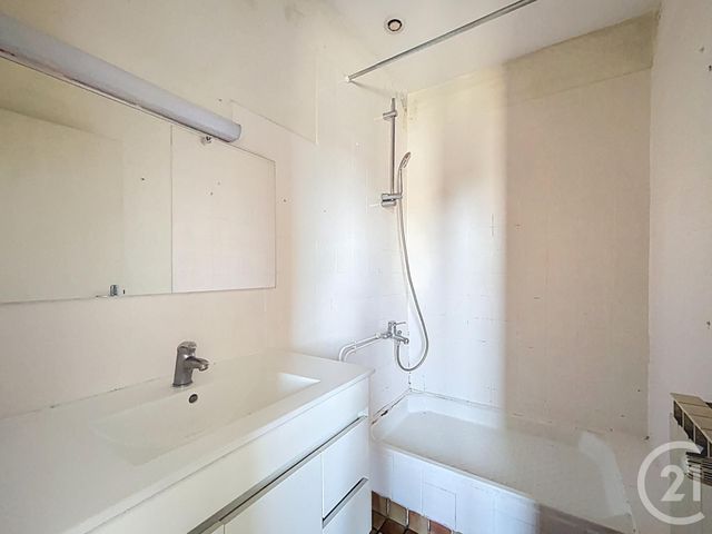 maison à louer - 5 pièces - 105.0 m2 - MONETAY SUR ALLIER - 03 - AUVERGNE - Century 21 Lefèbvre Immobilier