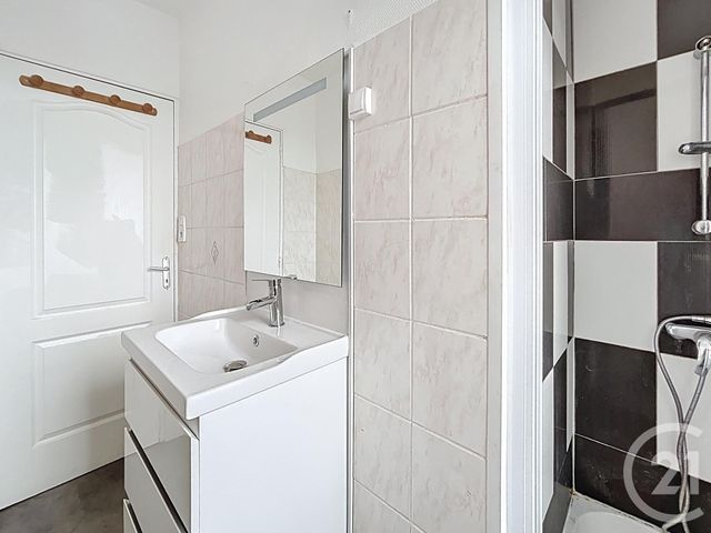 maison à louer - 2 pièces - 54.0 m2 - ST POURCAIN SUR SIOULE - 03 - AUVERGNE - Century 21 Lefèbvre Immobilier