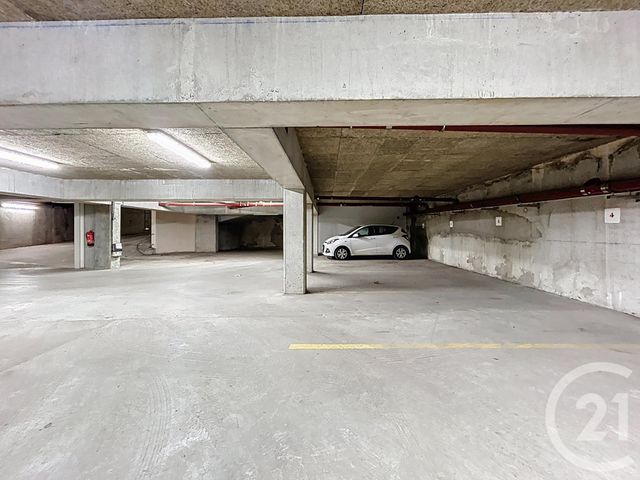 parking à louer - 10.58 m2 - ST POURCAIN SUR SIOULE - 03 - AUVERGNE - Century 21 Lefèbvre Immobilier
