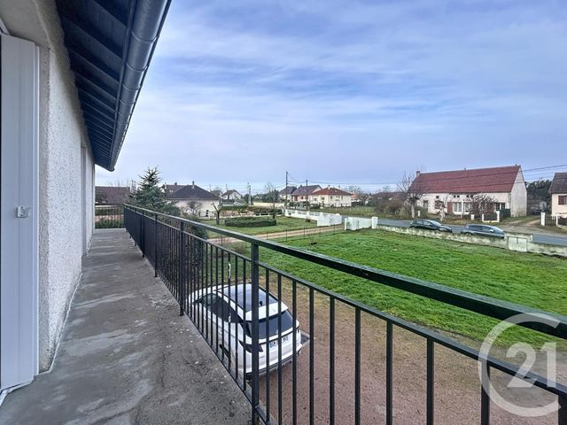 Appartement F4 à louer - 4 pièces - 90.0 m2 - ST POURCAIN SUR SIOULE - 03 - AUVERGNE - Century 21 Lefèbvre Immobilier