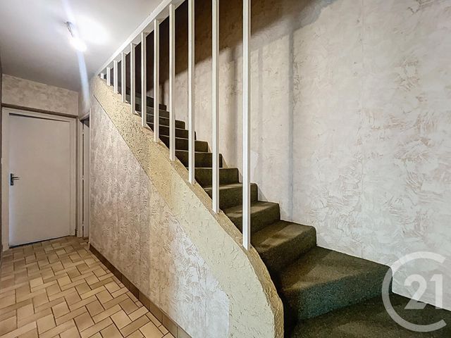 Appartement F4 à louer - 4 pièces - 90.0 m2 - ST POURCAIN SUR SIOULE - 03 - AUVERGNE - Century 21 Lefèbvre Immobilier