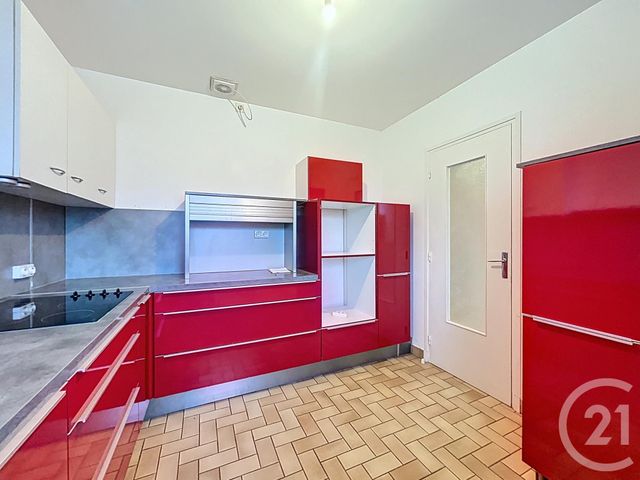 Appartement F4 à louer - 4 pièces - 90.0 m2 - ST POURCAIN SUR SIOULE - 03 - AUVERGNE - Century 21 Lefèbvre Immobilier