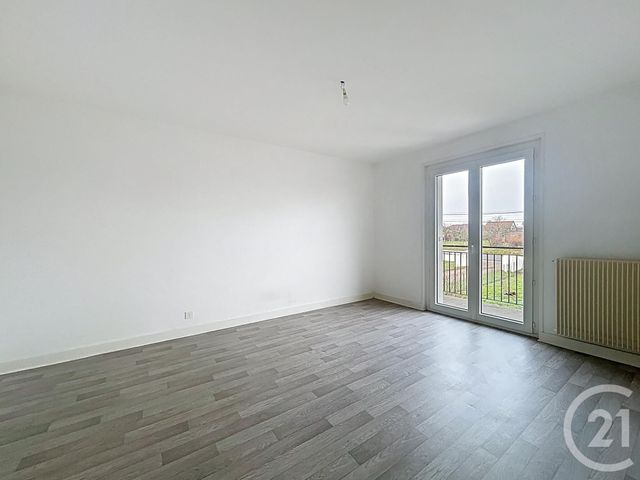 Appartement F4 à louer - 4 pièces - 90.0 m2 - ST POURCAIN SUR SIOULE - 03 - AUVERGNE - Century 21 Lefèbvre Immobilier