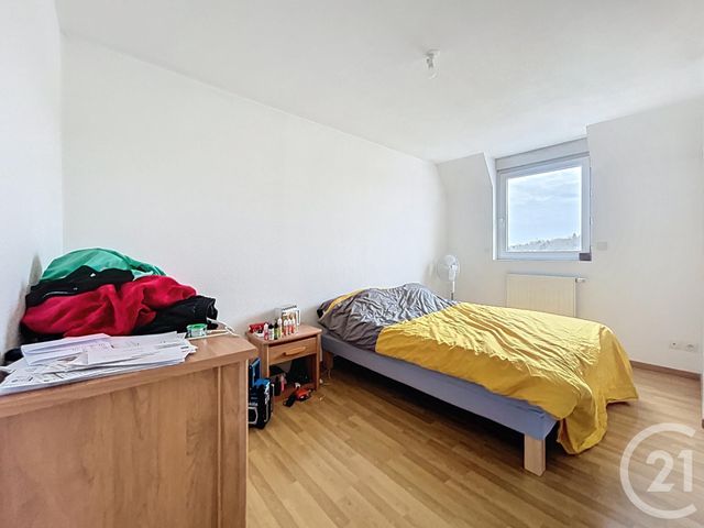 Appartement F3 à louer - 3 pièces - 75.0 m2 - ST POURCAIN SUR SIOULE - 03 - AUVERGNE - Century 21 Lefèbvre Immobilier