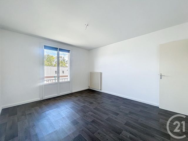 Appartement F3 à louer - 3 pièces - 78.0 m2 - ST POURCAIN SUR SIOULE - 03 - AUVERGNE - Century 21 Lefèbvre Immobilier