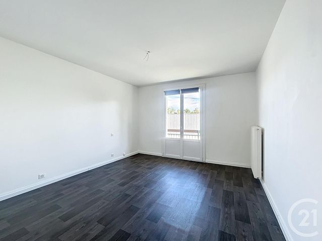 Appartement F3 à louer - 3 pièces - 78.0 m2 - ST POURCAIN SUR SIOULE - 03 - AUVERGNE - Century 21 Lefèbvre Immobilier