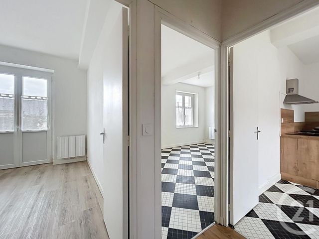 Appartement à louer - 2 pièces - 47.59 m2 - ST POURCAIN SUR SIOULE - 03 - AUVERGNE - Century 21 Lefèbvre Immobilier