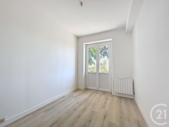 Appartement à louer - 2 pièces - 47.59 m2 - ST POURCAIN SUR SIOULE - 03 - AUVERGNE - Century 21 Lefèbvre Immobilier