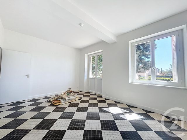 Appartement à louer - 2 pièces - 47.59 m2 - ST POURCAIN SUR SIOULE - 03 - AUVERGNE - Century 21 Lefèbvre Immobilier