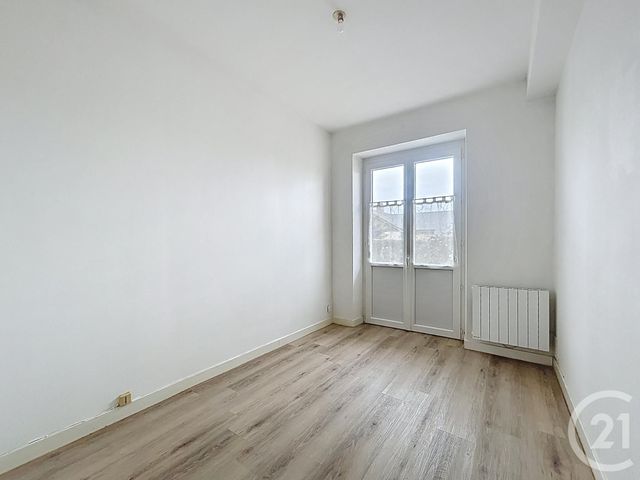 Appartement à louer - 2 pièces - 47.59 m2 - ST POURCAIN SUR SIOULE - 03 - AUVERGNE - Century 21 Lefèbvre Immobilier