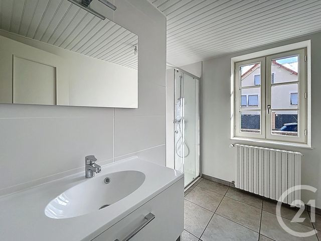 maison à louer - 4 pièces - 68.8 m2 - BELLENAVES - 03 - AUVERGNE - Century 21 Lefèbvre Immobilier