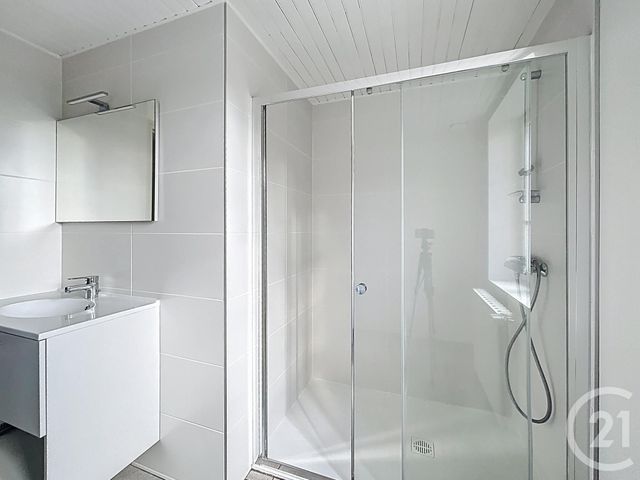 maison à louer - 4 pièces - 68.8 m2 - BELLENAVES - 03 - AUVERGNE - Century 21 Lefèbvre Immobilier